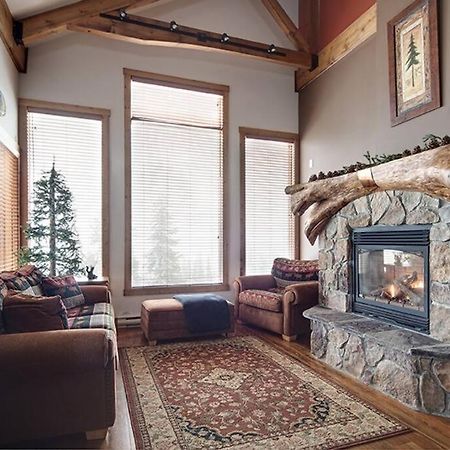Snowy Bear Chalet W/ Hot Tub Big White 외부 사진